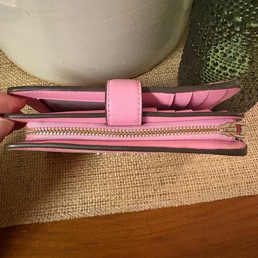 Kate Spade Flower Bifold Wallet - Picture 4 of 8